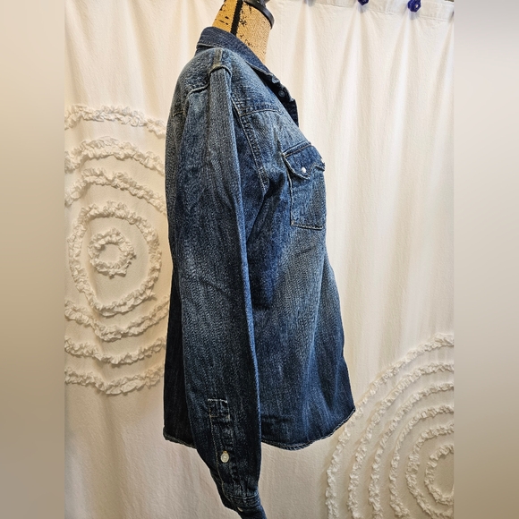 Men’s Levi Button-down Denim Shirt - Picture 8 of 16